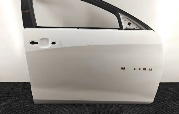 Chevrolet Malibu Front door 