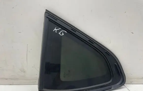 BMW X4M F98 Rear side window 7416547