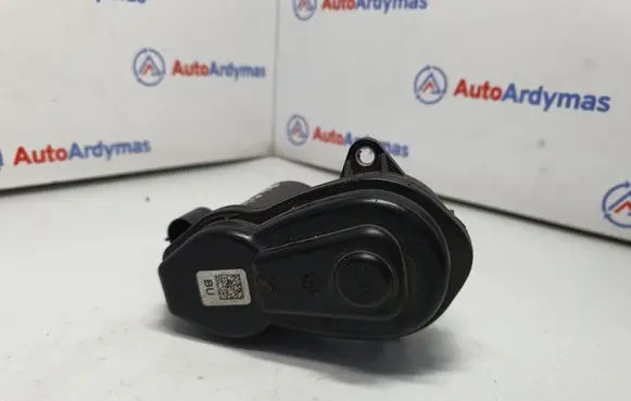 BMW X4 F26 Rear brake pad spring 6794618 34216794618