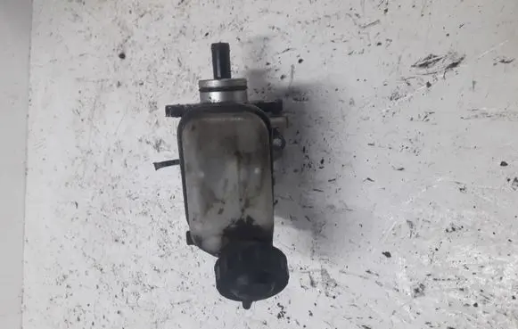 KIA Carens I Brake fluid reservoir 