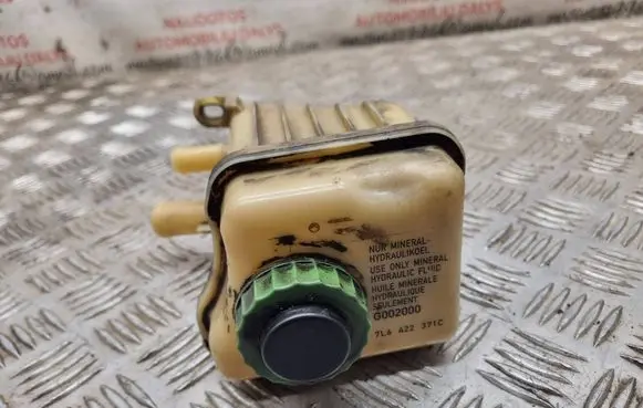 Audi Q7 4L Power steering fluid tank/reservoir 7L6422371C