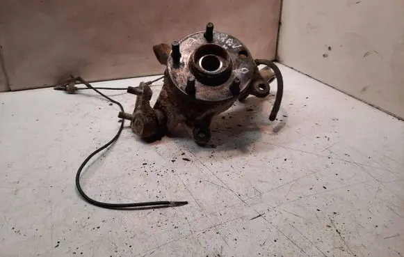 Toyota RAV 4 (XA30) Front wheel hub