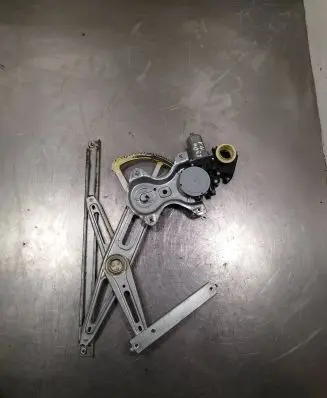 Toyota Corolla E140 E150 Front door window regulator with motor 8570202020 961919100