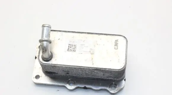 Land Rover Range Rover Evoque L551 Engine oil radiator G4D36A642BB