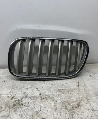 BMW X3 E83 Front bumper upper radiator grill 3420087