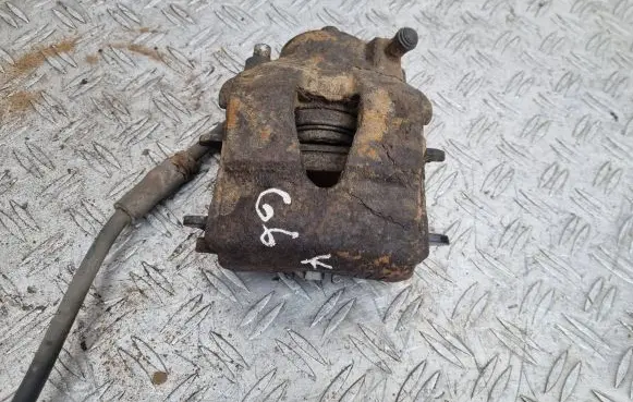 Volkswagen Golf VI Front brake caliper