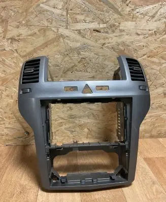 Opel Zafira B Radio/GPS head unit trim 13162556 13162545 13162544