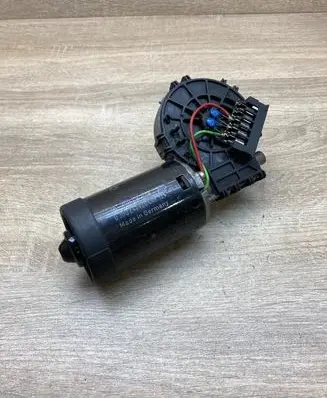 Mercedes-Benz E W210 Wiper motor 0390241420