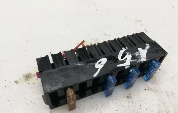 Audi A6 S6 C6 4F Fuse module NOCODE