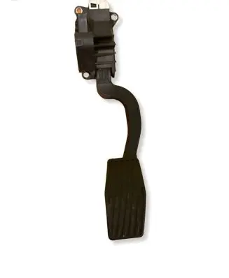 Opel Corsa D Accelerator throttle pedal 13305804 B720