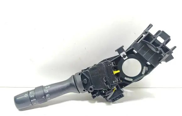 Toyota Avensis T270 Indicator stalk 0518017F423