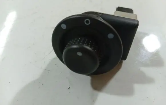 Renault Scenic II - Grand scenic II Wing mirror switch 8200002442A