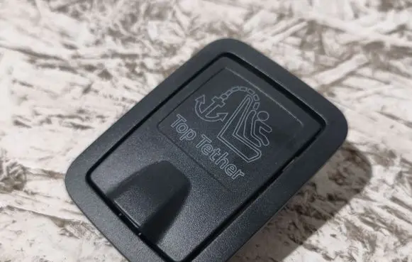 Audi A6 S6 C8 4K ISOFIX cover 8V5887301