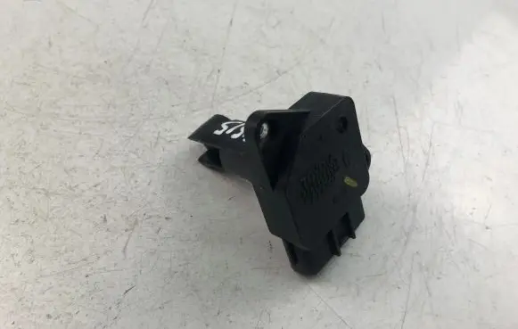 Toyota Avensis Verso Mass air flow meter 2220422010