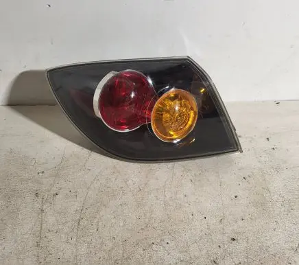 Mazda 3 I Rear/tail lights P6312 12V23CP
