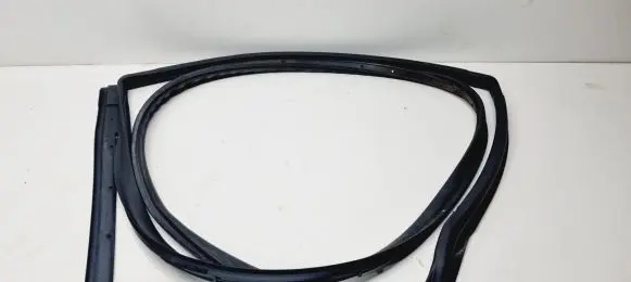 Nissan Pulsar Rubber seal rear door 828303ZL0A