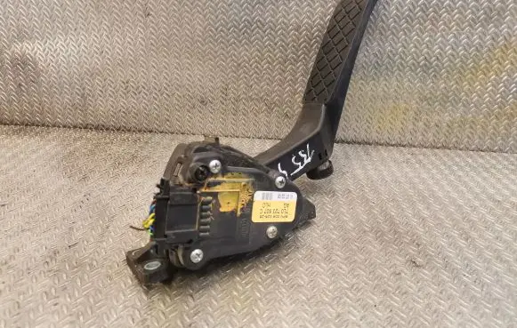 Porsche Cayenne (9PA) Accelerator throttle pedal 7L0723507C