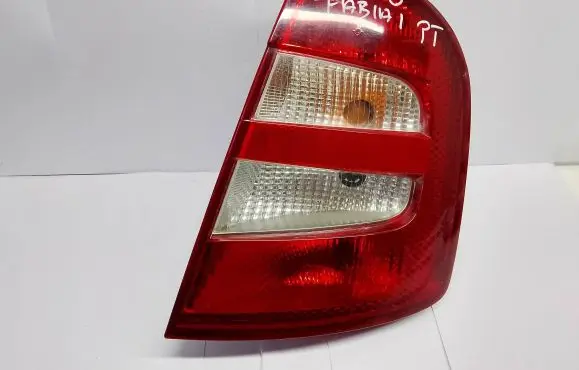 Skoda Fabia Mk1 (6Y) Rear/tail lights 6Y6945096B