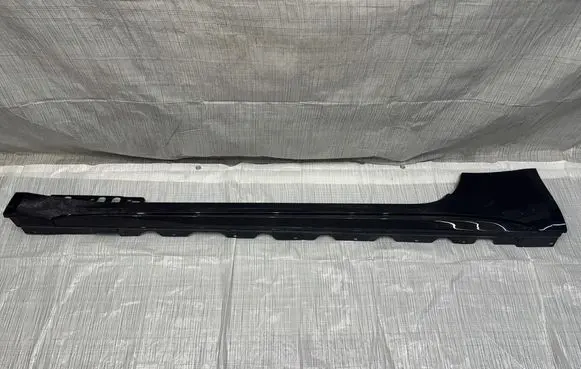 Maserati GranTurismo Front sill trim cover 670227346