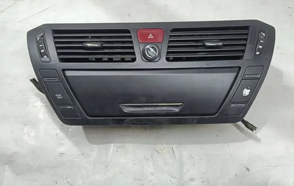 Citroen C4 Grand Picasso Dash center air vent grill 9683265580 9683265680 9683265780