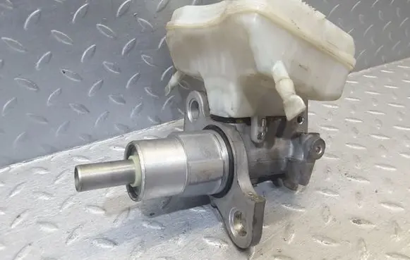 Audi A6 C7 Master brake cylinder 8K0611301A 4G1611021