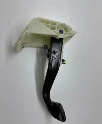 BMW 1 F20 F21 Brake pedal 6876797 175445