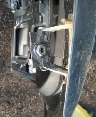 Ford Mondeo MK IV Tailgate/trunk/boot hinge