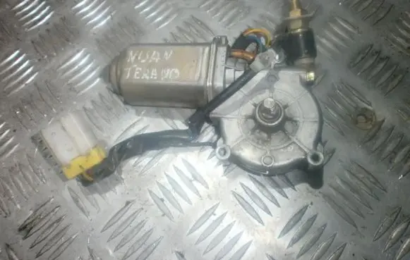 Nissan Terrano Rear window wiper motor