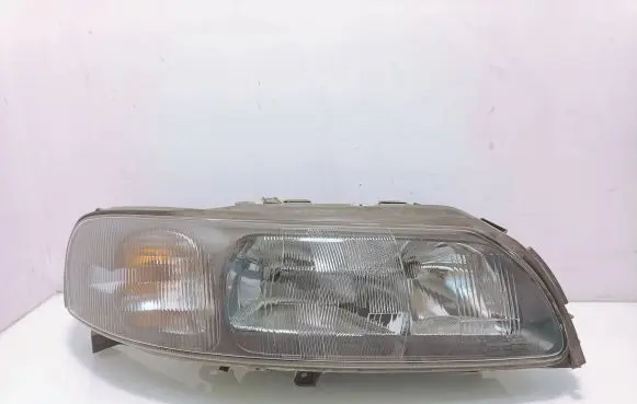 Volvo V70 Headlight/headlamp 8693548 89007898
