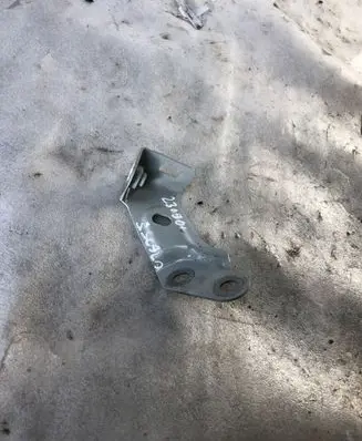 Skoda Scala Fender mounting bracket 654821149a