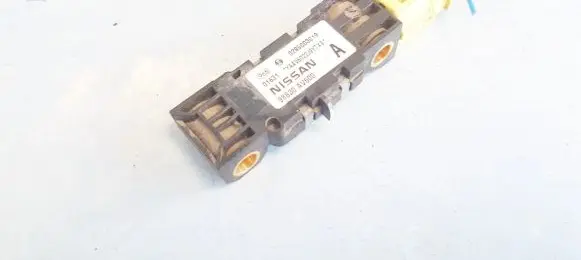 Nissan Primera Airbag deployment crash/impact sensor 98830av600 0285003019