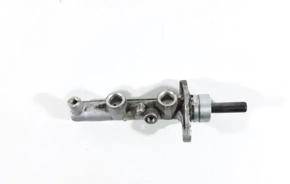 Toyota RAV 4 (XA20) Master brake cylinder JS2