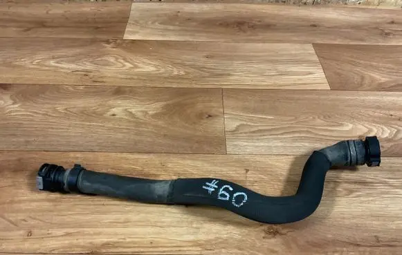 Peugeot 308 Engine coolant pipe/hose 9684684180