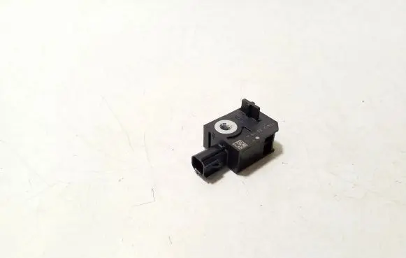 Opel Zafira C Airbag deployment crash/impact sensor 13502577