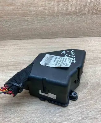 Audi A6 S6 C6 4F Fuse module 0728123002 4228 BAL