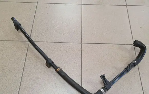 Mercedes-Benz Vito Viano W639 Engine coolant pipe/hose