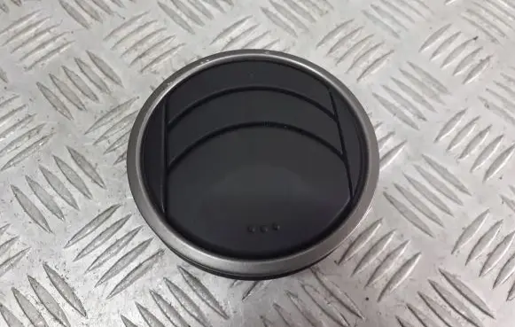 Mazda 6 Dashboard air vent grill cover trim 
