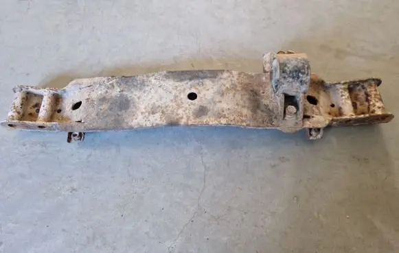 Mitsubishi L200 Gearbox mounting bracket