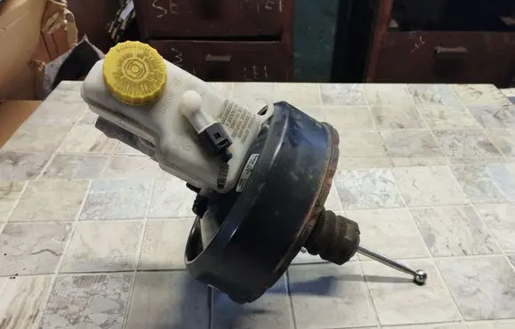 Volkswagen Fox Brake booster 5Z1614105H 0204221082
