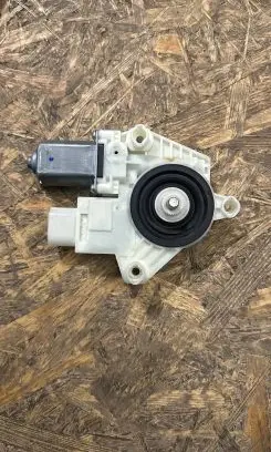 BMW 5 G30 G31 Front door window regulator motor 7455081