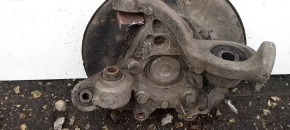 Rear wheel hub spindle/knuckle