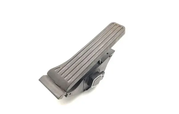 Mercedes-Benz E AMG W212 Accelerator throttle pedal A2043000004