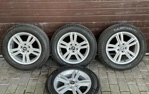 Ford Mustang V R17 alloy rim P2156517