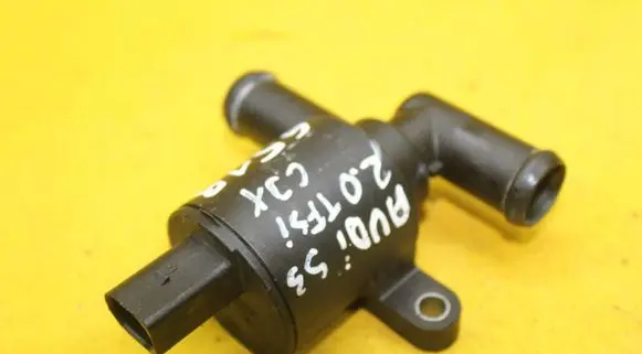 Audi A3 S3 A3 Sportback 8P Electromagnetic valve 4H0121671D