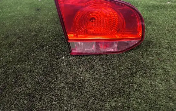 Volkswagen Golf VI Tailgate rear/tail lights 5K0945108