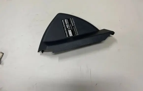 Mercedes-Benz C W204 Dashboard side end trim A2046800178