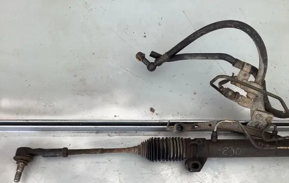 Nissan X-Trail T30 Steering rack