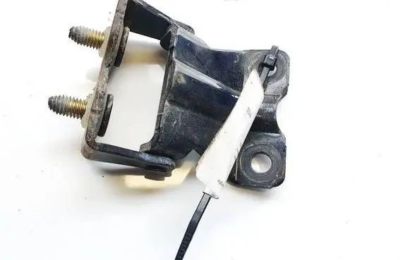 Subaru Legacy Tailgate/trunk/boot hinge 