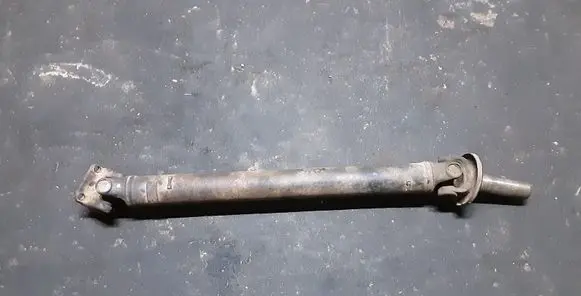 Nissan Terrano Rear driveshaft/prop shaft 