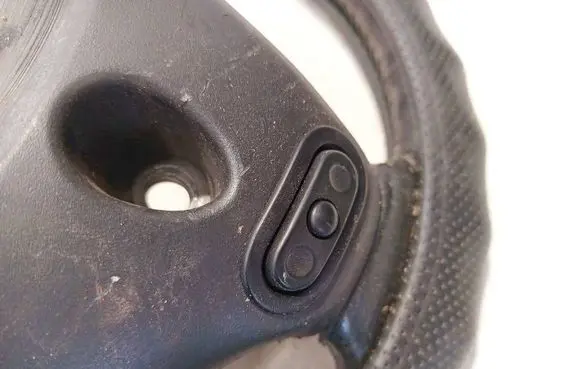 Jeep Grand Cherokee (WJ) Steering wheel buttons/switches 